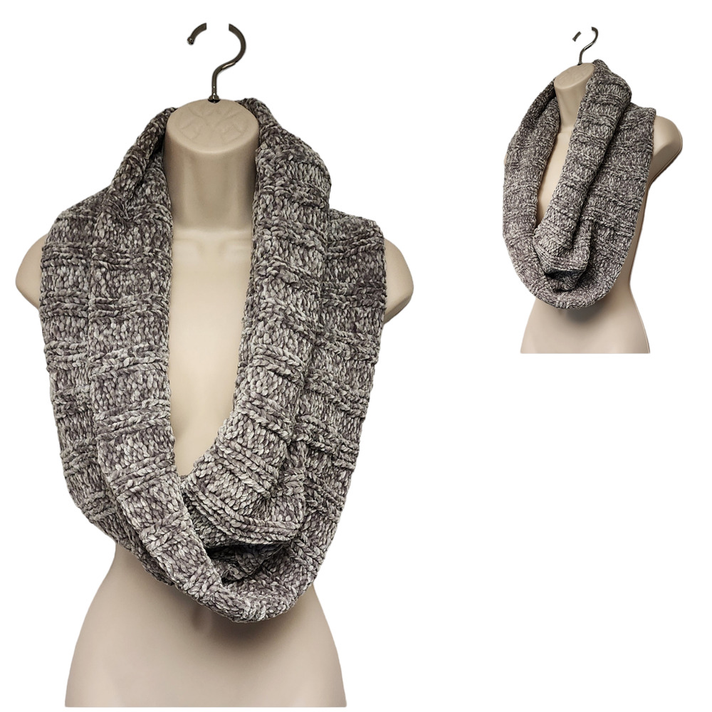 Peace & Pearls One Size Knit Scarf